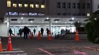 Special forces enter the South Korean parliament building