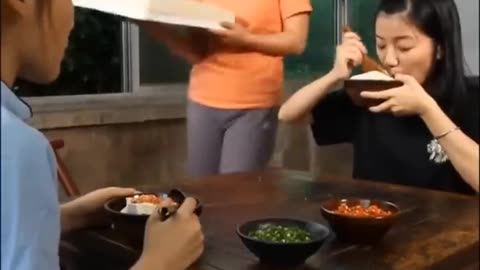 INTENSE CHILI MUKBANG FUNNY