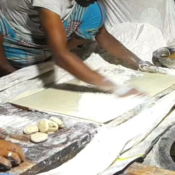 Bakarkhani ☕ Bangladeshi Breakfast Recipe | Street Food #shorts