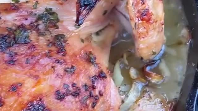 Chicken and potatoes #EasyDIY #grillinwithdad #LearnOnTikTok #tiktokpartner #chicken #ramseyreacts