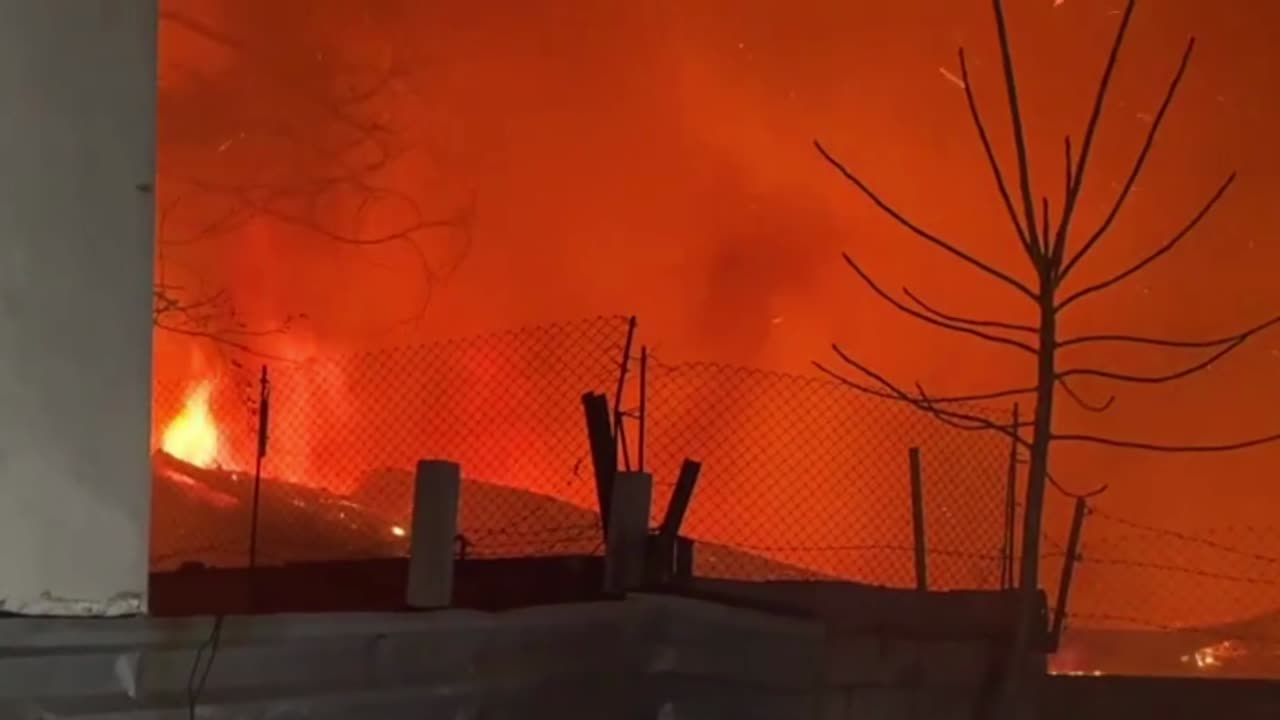 Ukrainian troops shell Donetsk