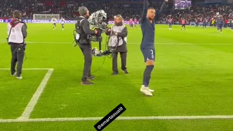 incoming GOAT🥰🥰 #kylianmbappe #mbappe with #psg fans #paris #football #celebrity