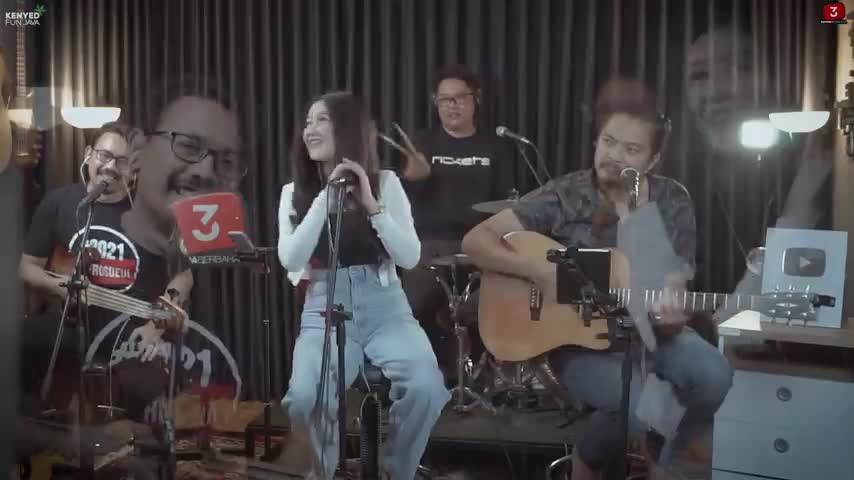 JOMBLO HEPI - GAMMA - 3PEMUDA BERBAHAYA FEAT VENI NURDAISY COVER VERSI KENYED FUN JAVA