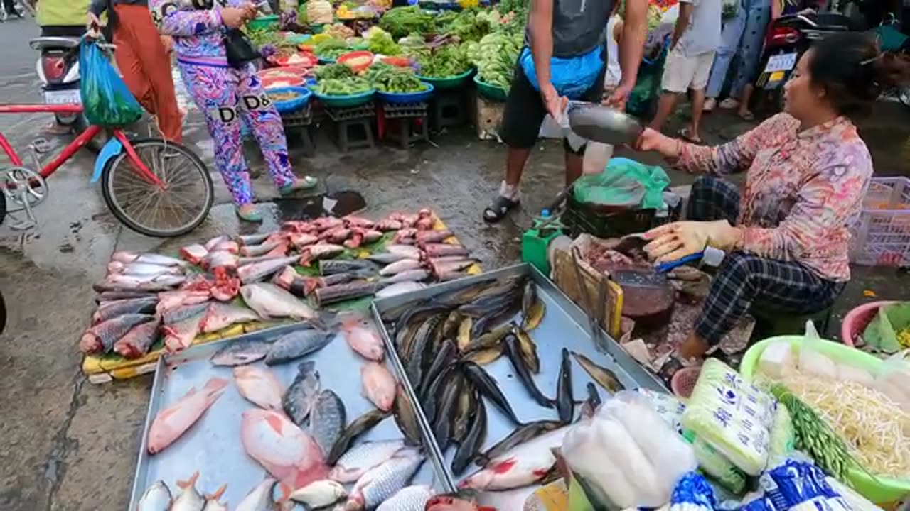 Evening Scenery @Factory Market - Fish, Seafood, Veggie.