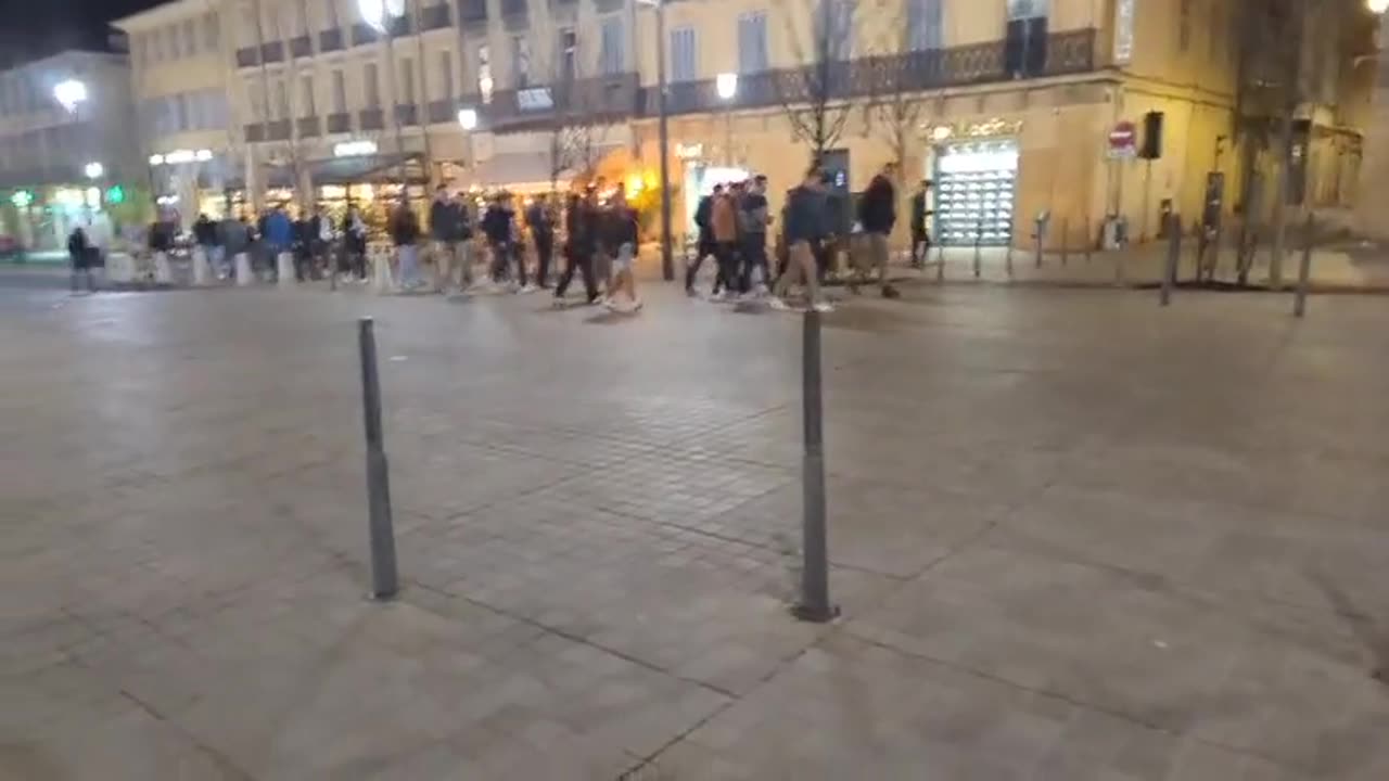 2023-02-07 (8) - i s s o u - Twitch Decheterie (clip)