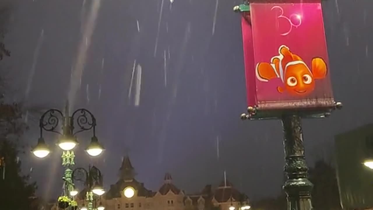 Disneyland Paris' first snow of 2022