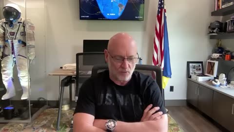 Astronaut & Navy Captain Scott Kelly: Ukraine can win else expect WW3
