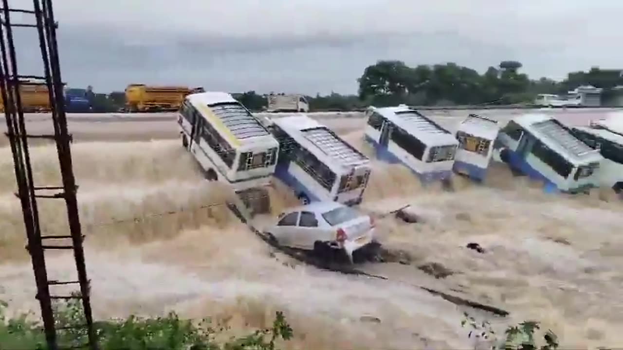 Uthangarai, #Krishnagiri District, has experienced unprecedented flooding