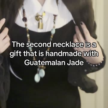 i cant tell if this was a good outfit choice or not #ootd #outfitcheck #makeup #winterfashion