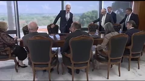 Encontro dos advogados da quadrilha com o chefe, lula, o maior ladrão do Brasil.