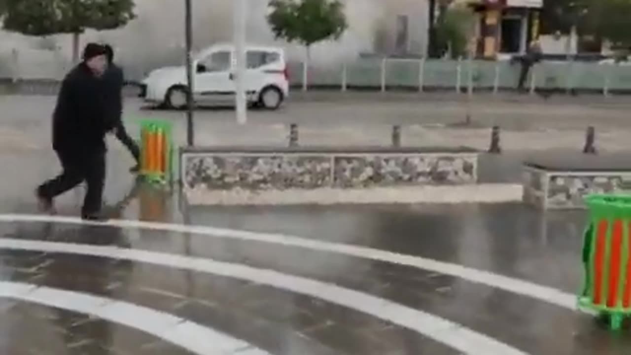 Turkey - Horrific scene as a residential building crumbles down in mere seconds