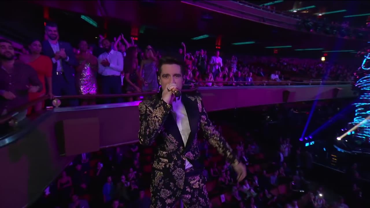 Panic! At The Disco Perform High Hopes _ MTV VMA _ Live Performance