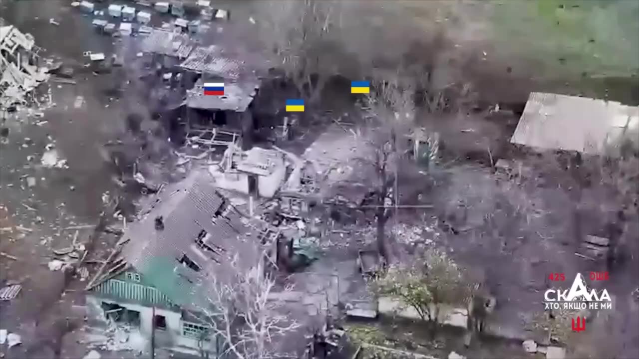 Wild Footage of Only 2 Ukrainian Soldiers Moving On Russian Positions