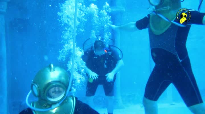 Dutch Diving Helmets Andreas und Dirk machen ein Helmtauchgang