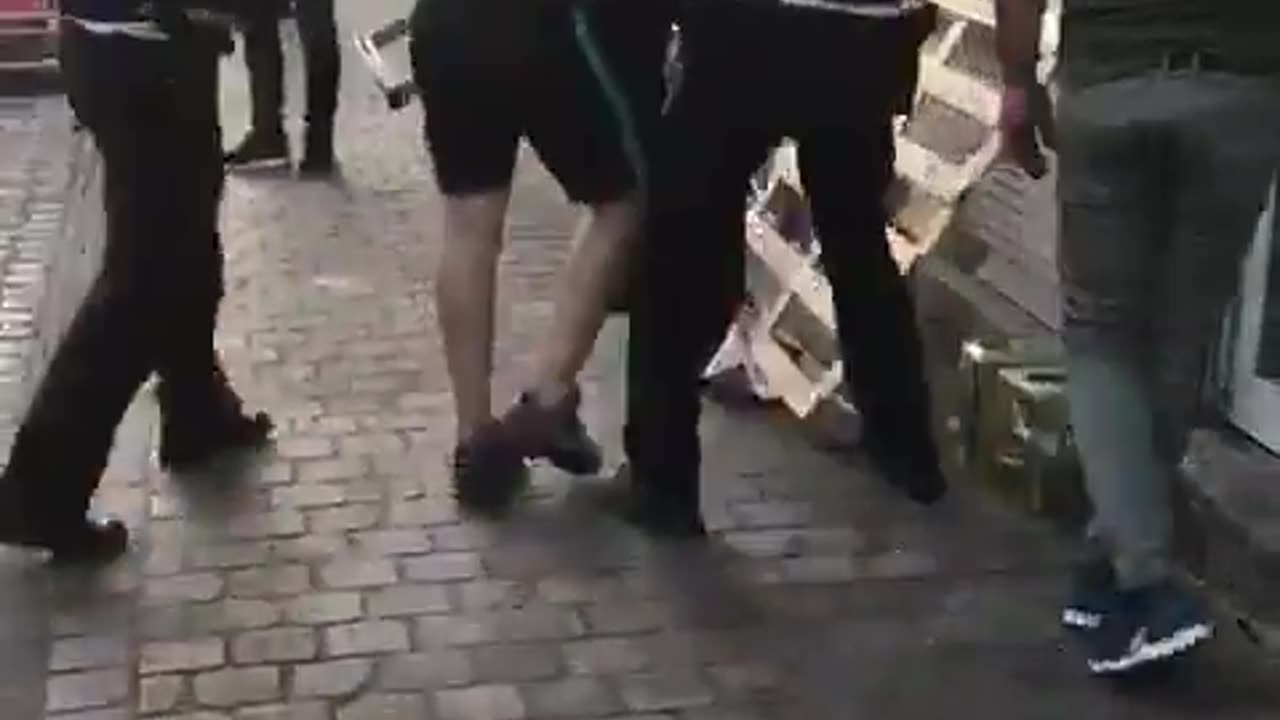 Belgian police attempt to arrest a criminal and are nearly lynched by an Islamic
