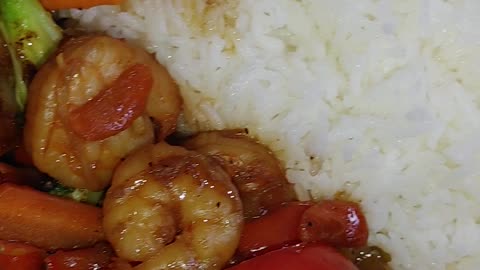 Honey garlic shrimp stir fry Jamaican style