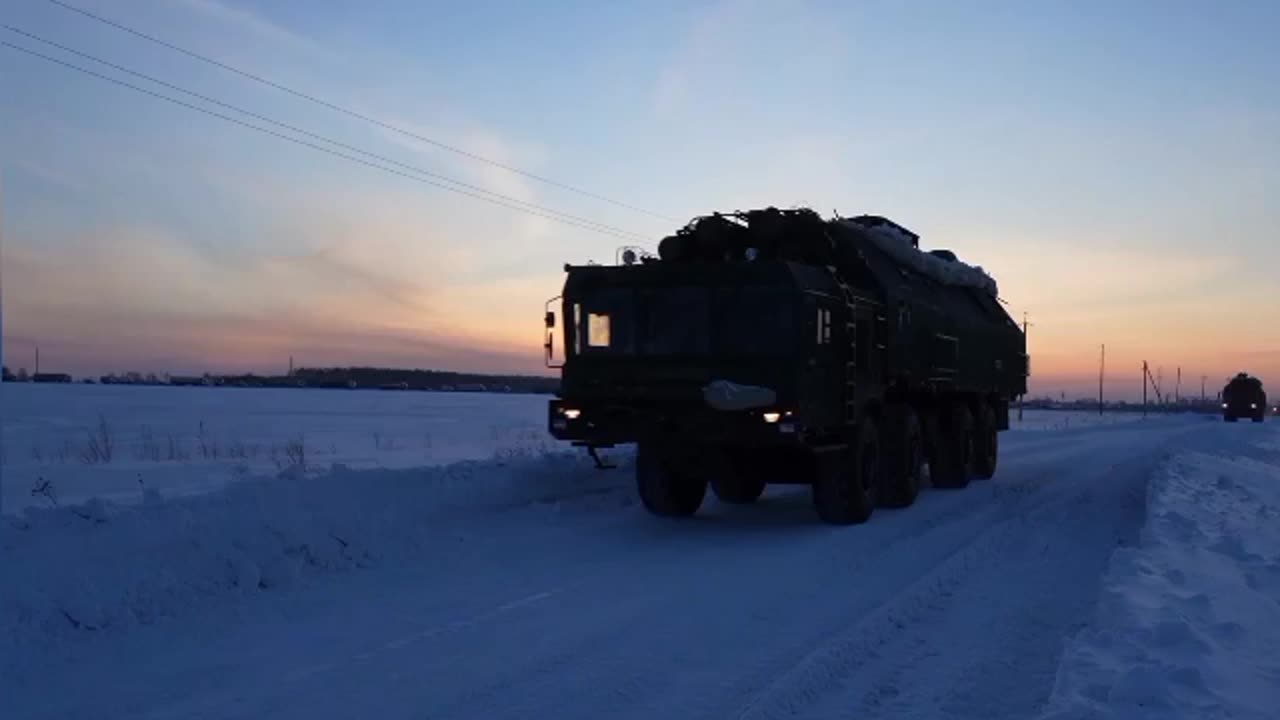 Yars sending off vehicles enter their watch courses in Barnaul missile development