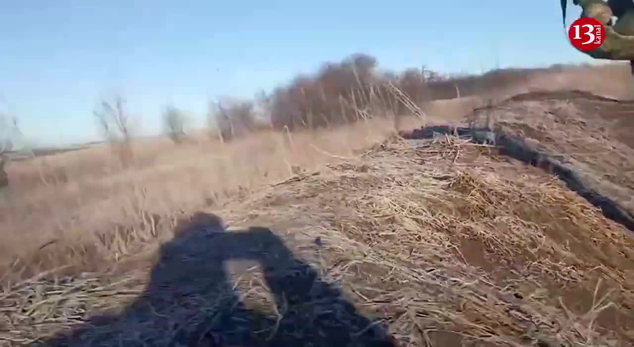This is how Ukrainian soldiers hit the moving Russian armored vehicles