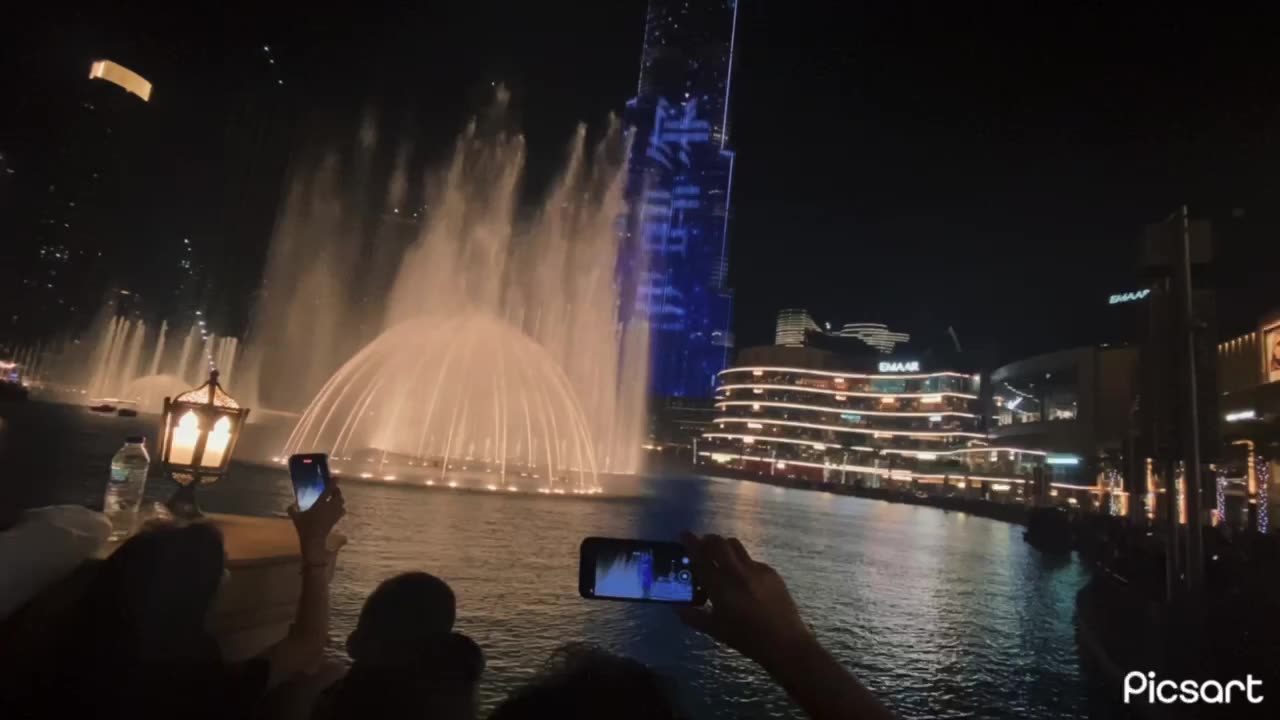 The Dubai Fountain 4K -AMVAJ (Waves) - Burj Khalifa & Dubai Mall