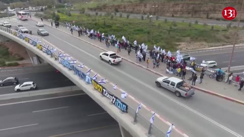 Tens of thousands of Israelis protest against Netanyahu's judiciary plan