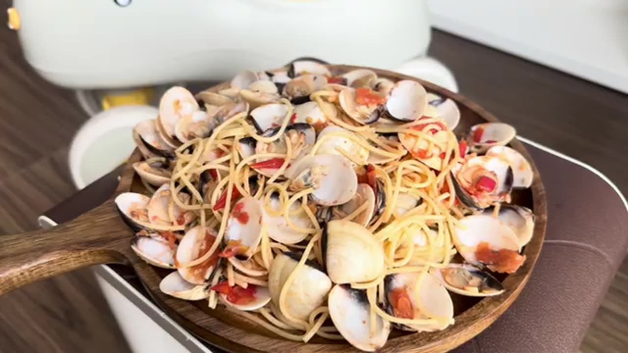 How to Make The Easiest Pasta with Clams.