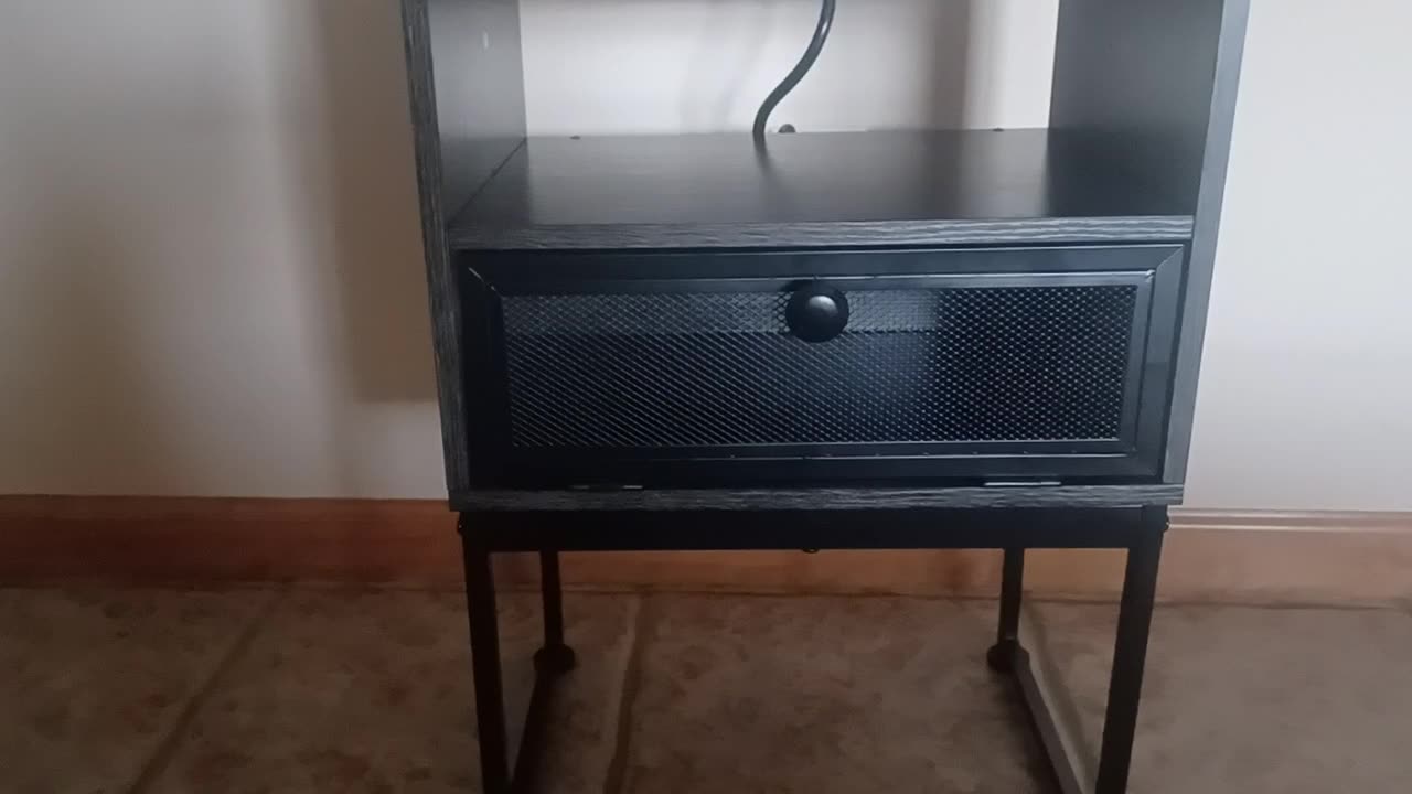 The Coolest and Easiest to Assemble Table for Smaller Spaces