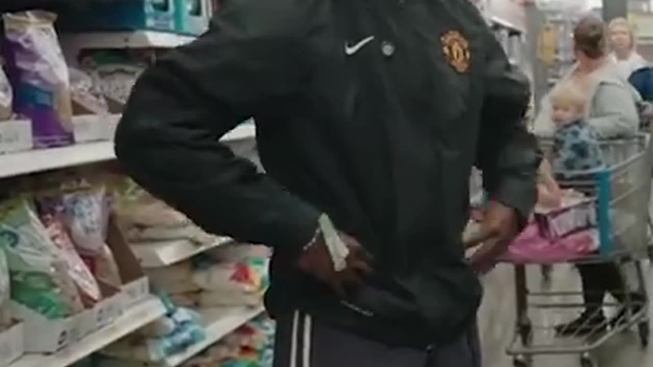 Controversial encounter at the store with speed!