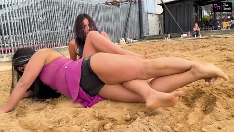 Tournament in the sand - Serafina and Valentina face each other