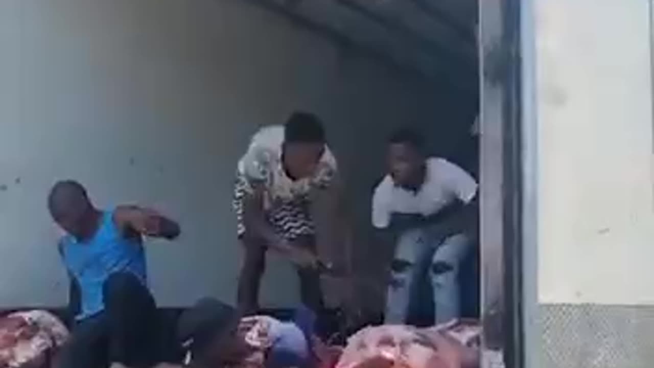 Don't Steal The Meat🍖 From My Truck🚚👀🤬