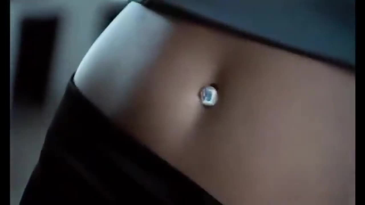 "BELLY BUTTON VACUUM COMMERCIAL" | DE'LONGHI ADVERTISEMENT - NAVEL JEWEL | HOT GIRL FINDS NAVEL GEM