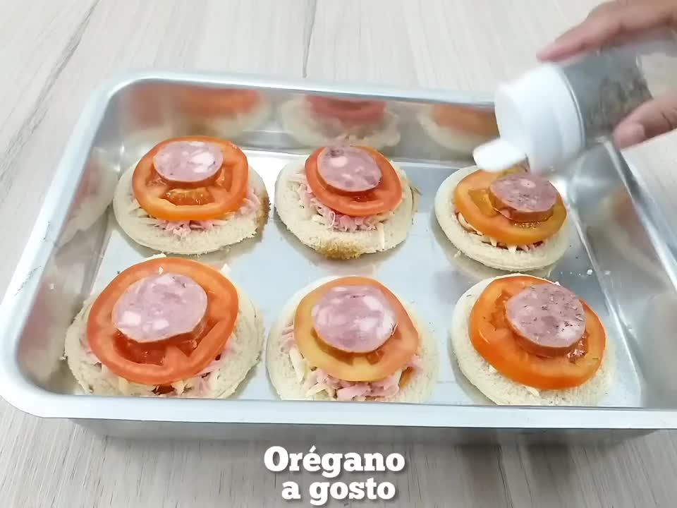 Mini pizza de pão de forma pronta em minutos!