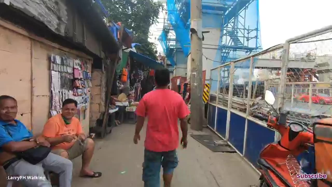 WALKING in OVERPASS PALENGKE at MANGGAHAN COMMONWEALTH Philippines