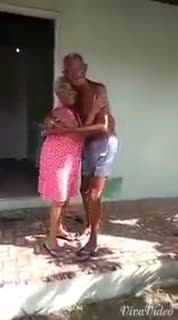 human Love birds காலத்தினால் வென்ற ஜோடி