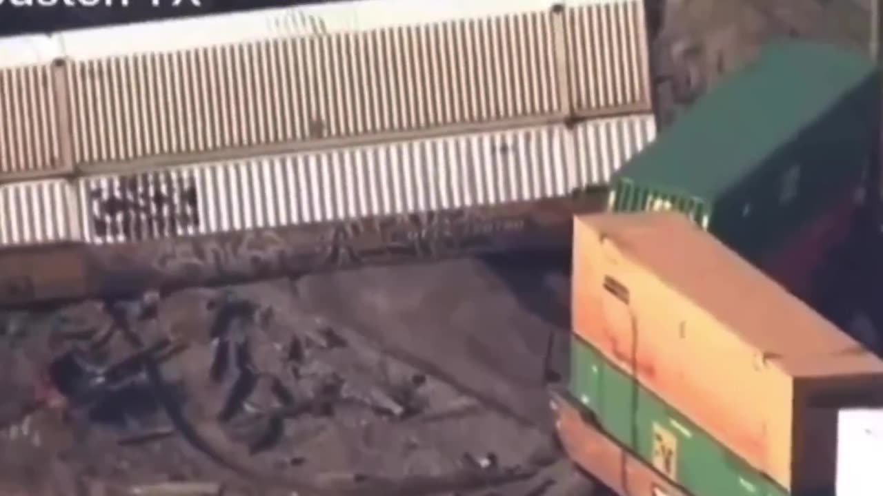 BREAKING: Officials are now responding to another deadly train derailment near Houston, TX