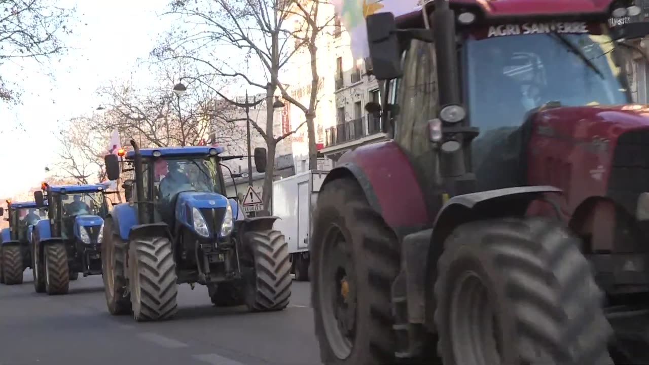 Paris / France - Farmers hold tractor protest over pesticide ban - 08.02.2023