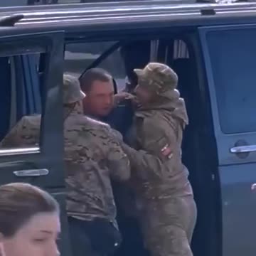 Zelensky spares no one