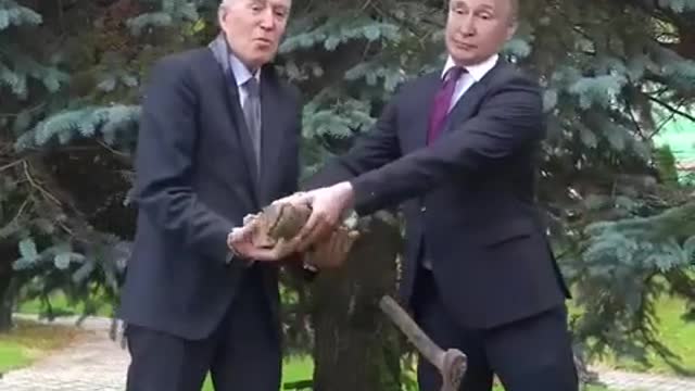 Funnest clip of president potin and Joe Biden