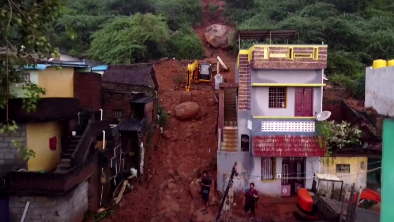 Footage shows aftermath of deadly landslide in India's Tamil Nadu