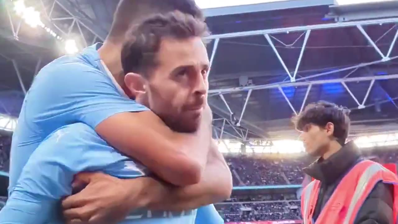 Bernardo Silvas game winning goal up close! 🤩