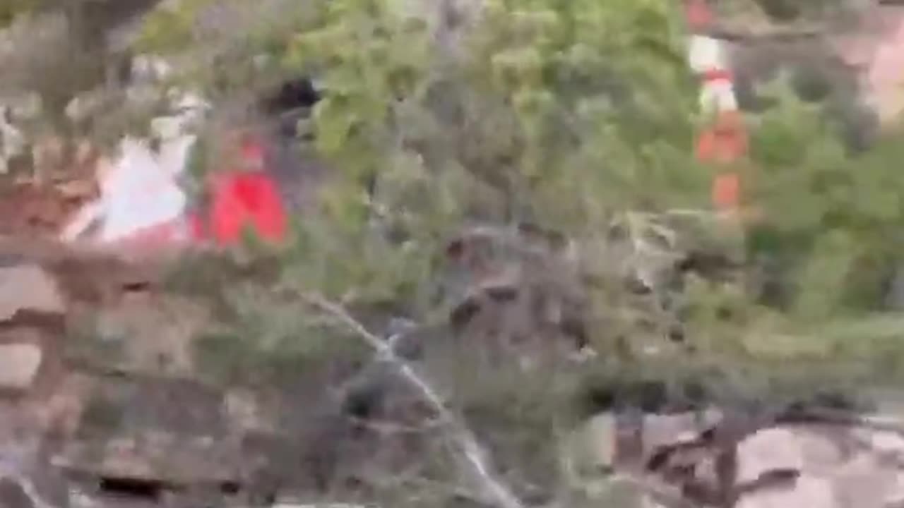 Tourist sits on dangerous Grand Canyon ledge past 'do not enter' sign