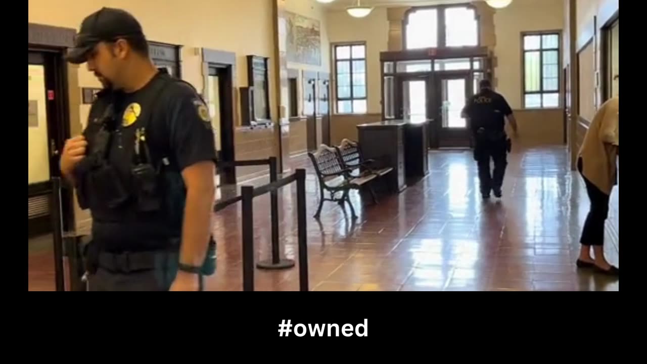 Cops get owned by a member of the public