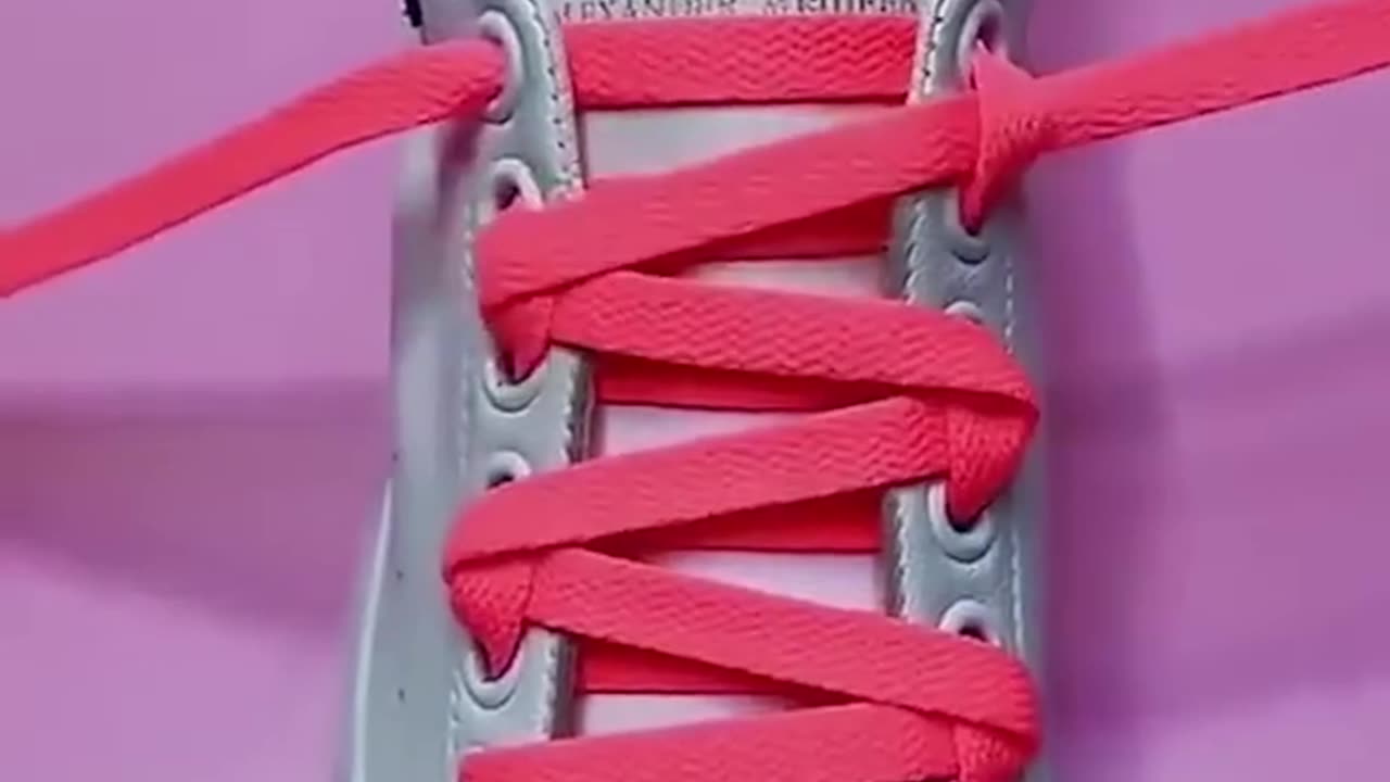 Easy ways to make your shoelaces look pretty!