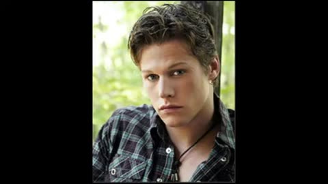 Transvestigating TVD_ Zach Roerig