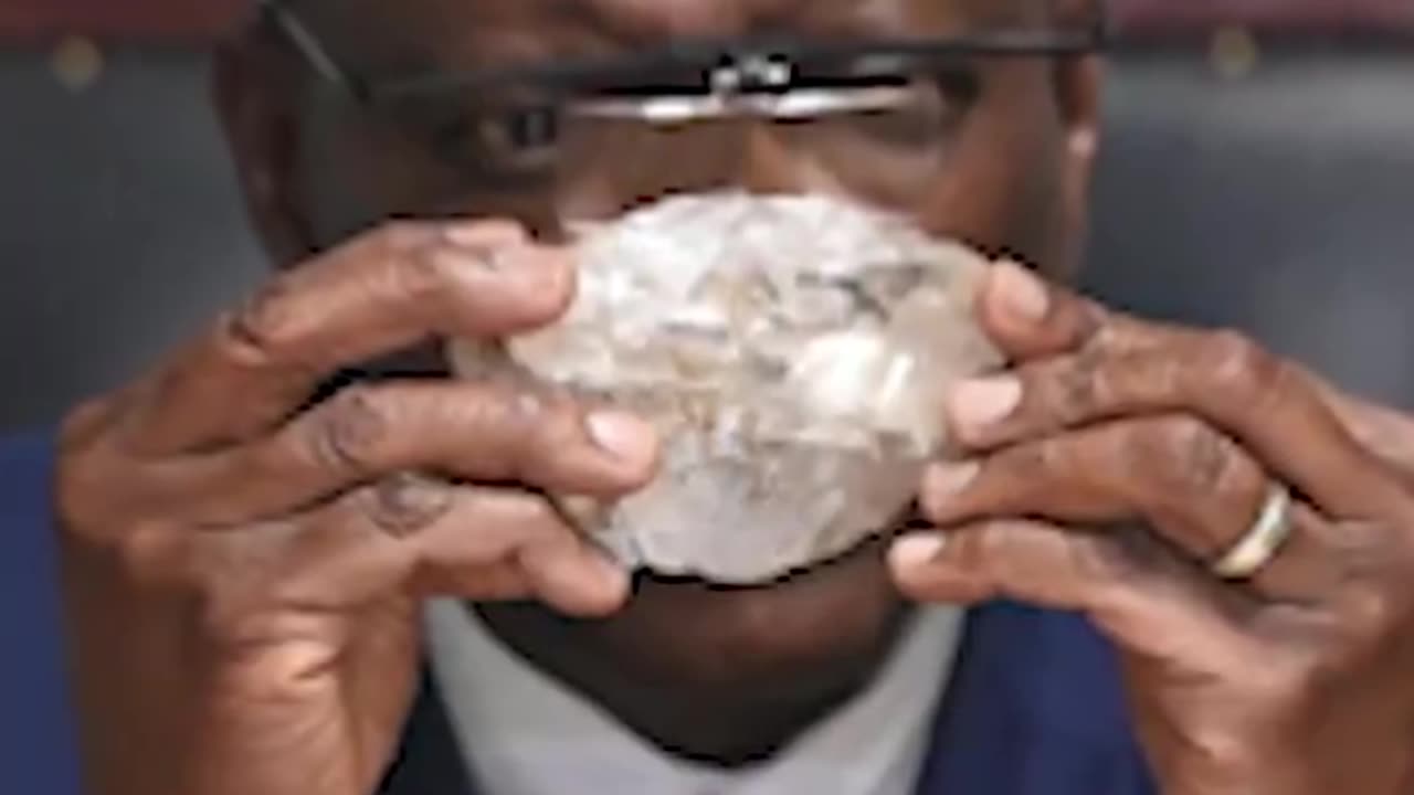 BIGGEST DIAMOND IN OVER A CENTURY FOUND IN BOTSWANA~2,492-Carat Stone‼️