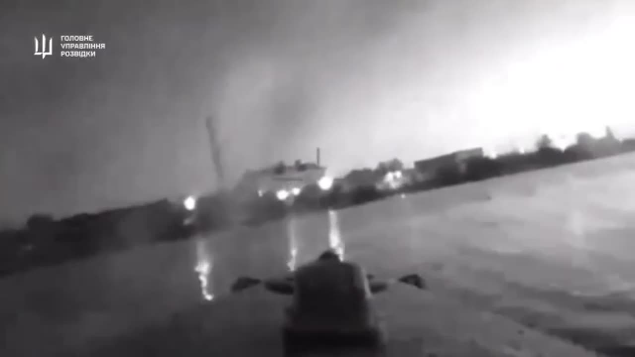 Ukrainian Surface Drone Hits a Russian Torpedo Boat in Vuzka Bay