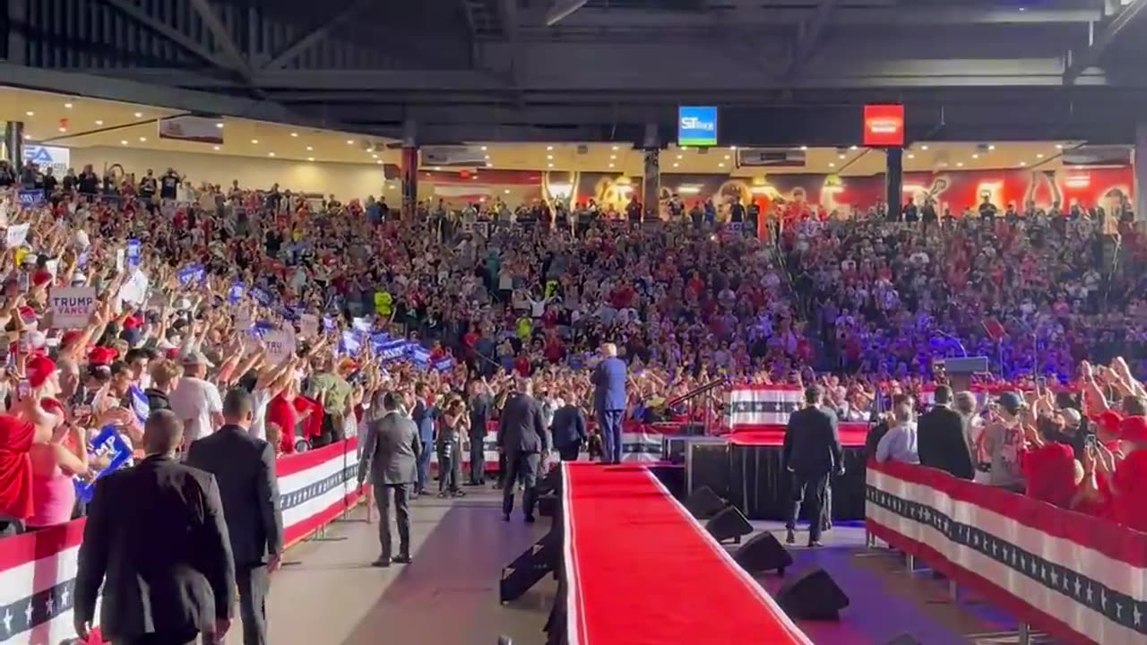 PENNSYLVANIA is going crazy for President Donald Trump !!