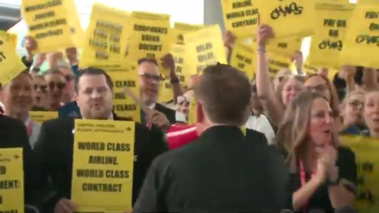 United Airlines flight attendants vote to authorize strike