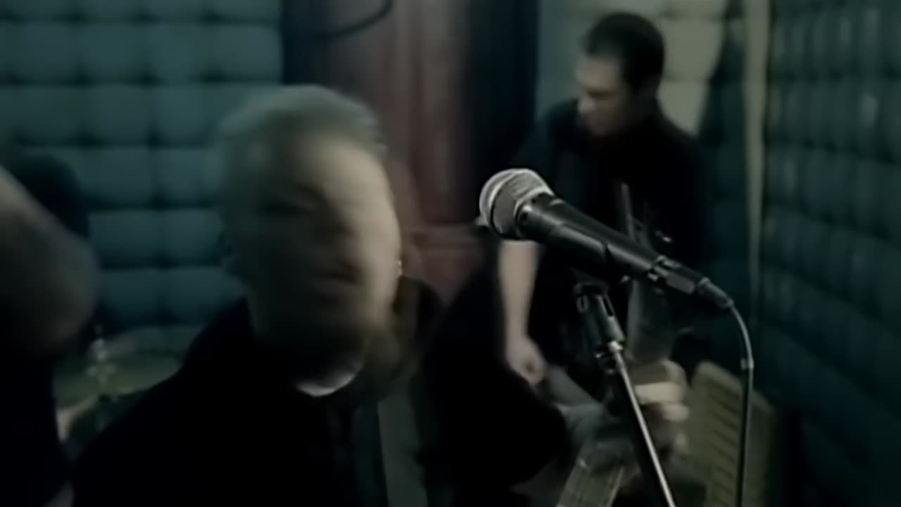 Evanescence - Bring Me To Life (Official HD Music Video)