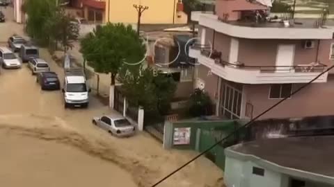 Berisha nxjerr VIDEO-n e gruas që e merr uji në Vlorë