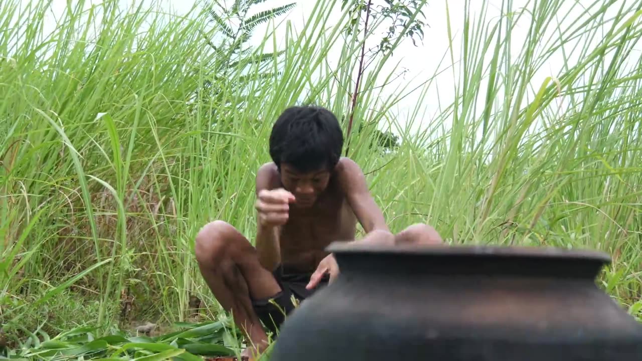 Primitive Technology - Kmeng Prey - Cooking Chicken In Clay Pot